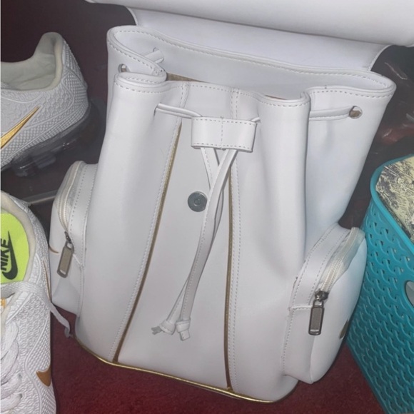 Brand new white Womens size 9 with matching backpack - Picture 4 of 12